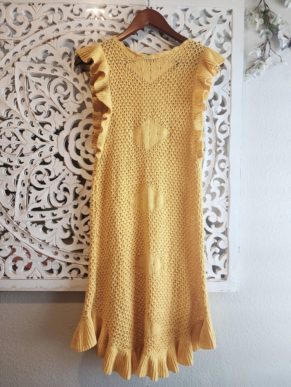 FREE PEOPLE MYKONOS MINI KNITTED CROCHET YELLOW COVER-UP SIZE LARGE - Picture 14 of 16